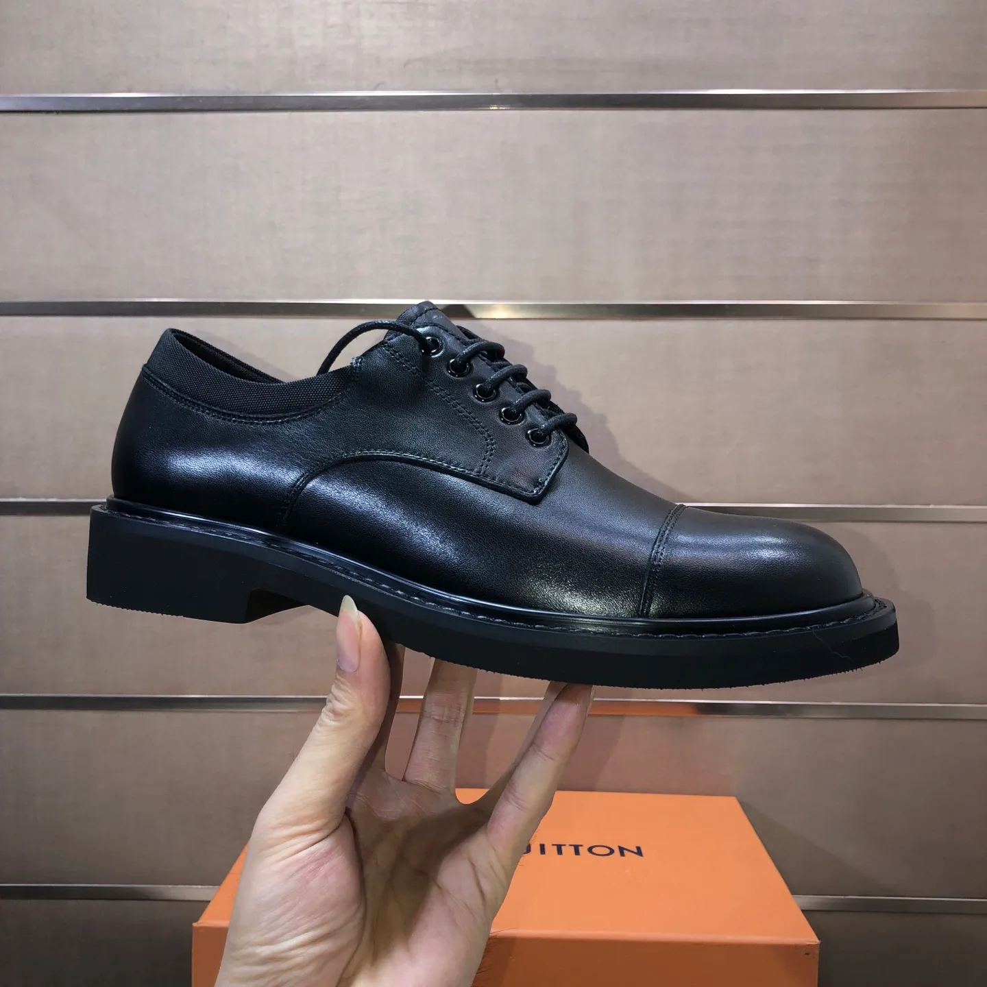 Men's men's shoes 💰660💰[LOUIS VUITTON] (original order) new style 🍀LV Louis Vuitton * - top version of LV classic leather shoes! Made of imported original single cowhide, original leather side strips and wear-resistant rubber outsole! High quality products! Code number 39-44 (38.45 customized)